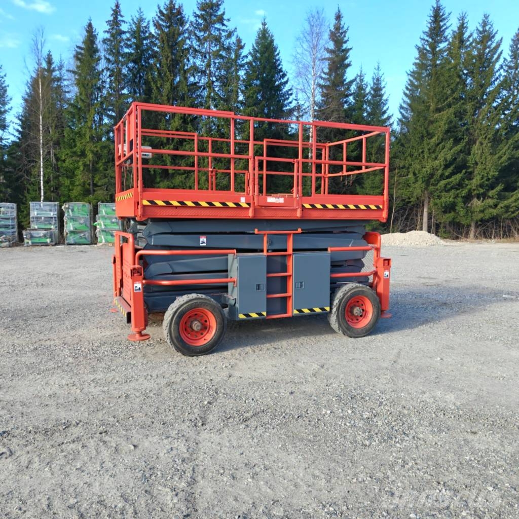 SkyJack SJ 8841 RT رافعات مقصية الشكل