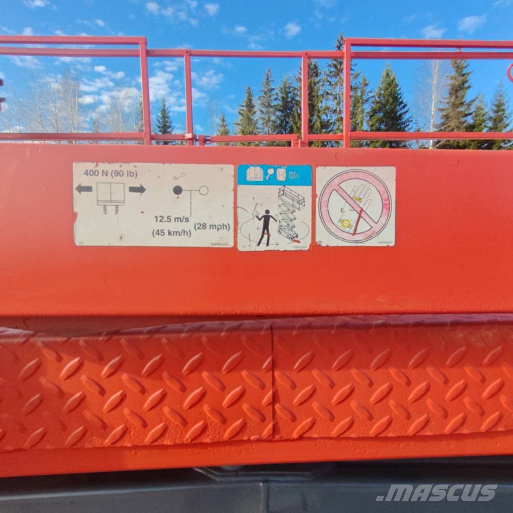 SkyJack SJ 8841 RT رافعات مقصية الشكل