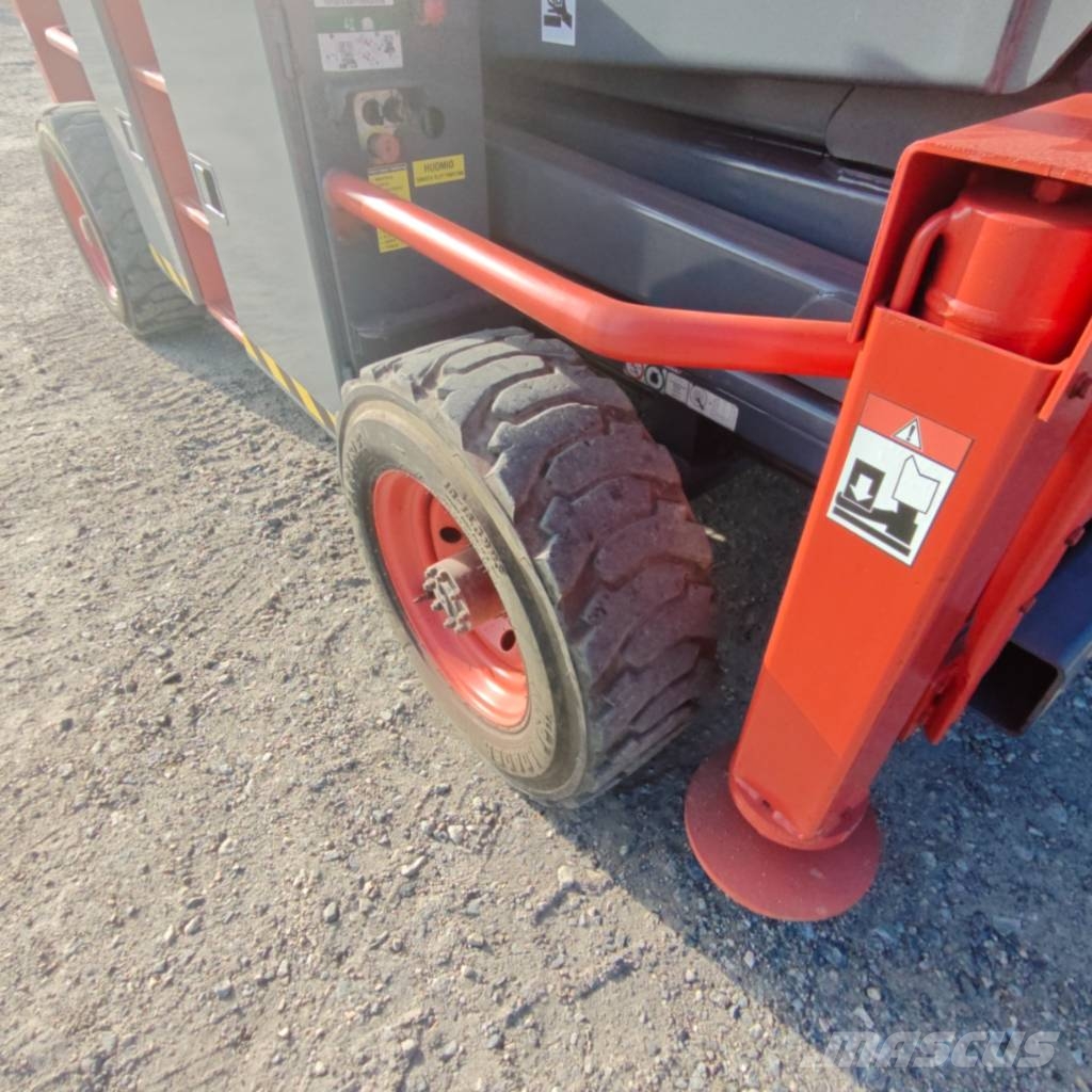 SkyJack SJ 8841 RT رافعات مقصية الشكل