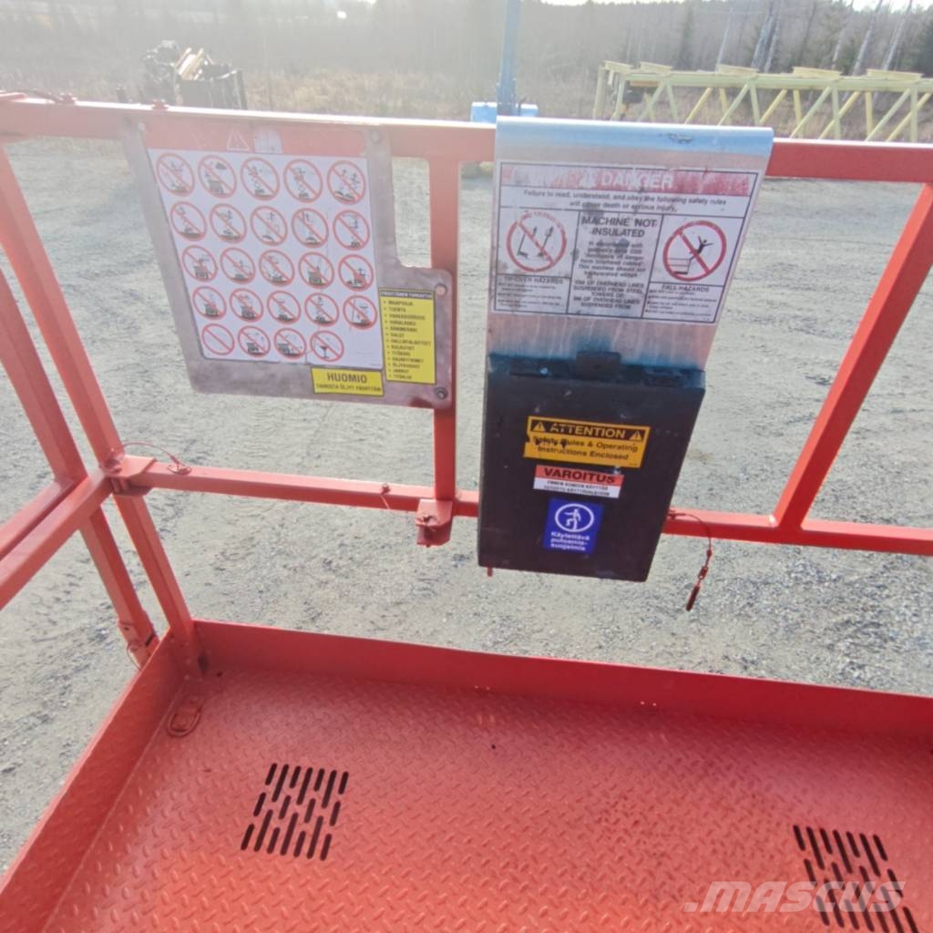 SkyJack SJ 8841 RT رافعات مقصية الشكل