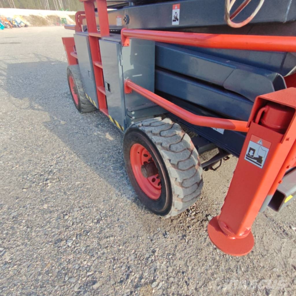 SkyJack SJ 8841 RT رافعات مقصية الشكل
