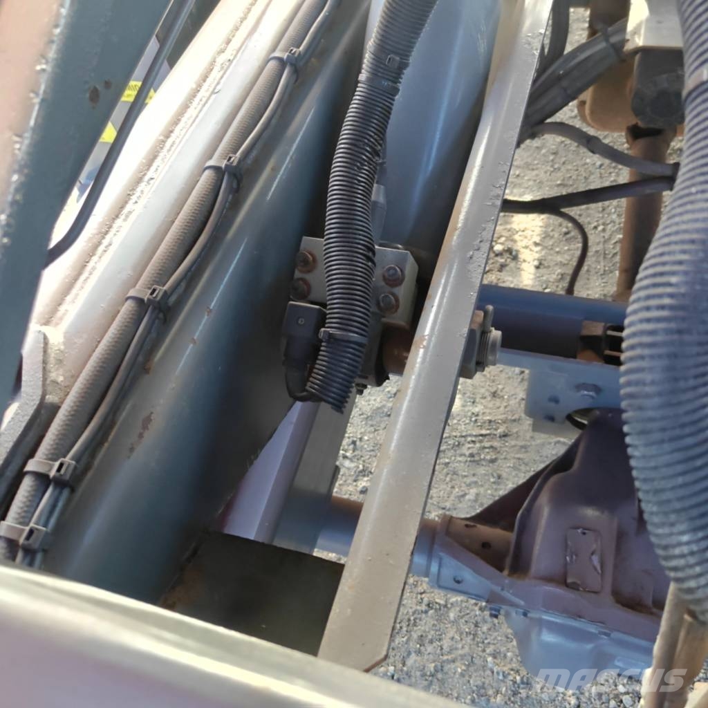 SkyJack SJ 8841 RT رافعات مقصية الشكل