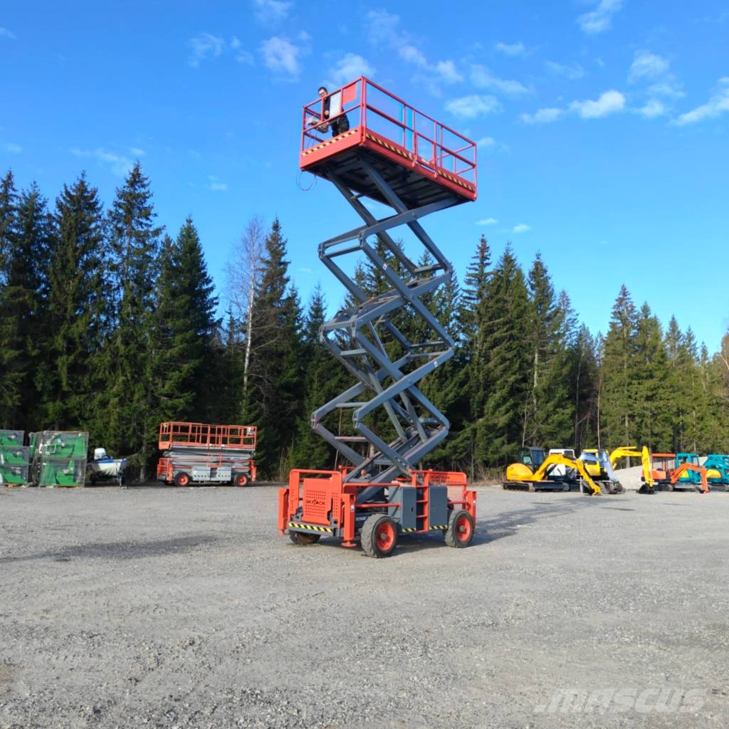 SkyJack SJ 8841 RT رافعات مقصية الشكل
