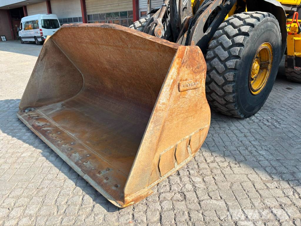 Volvo L 70 H Pale gommate