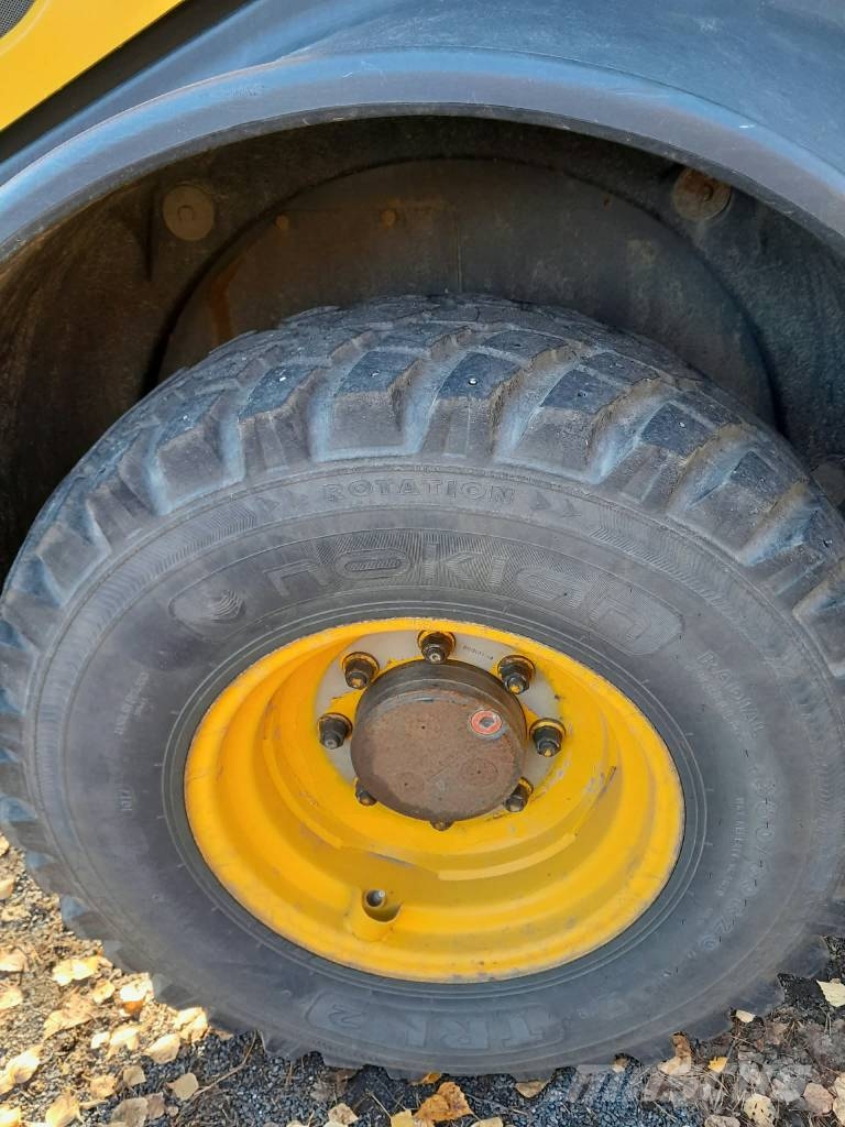Komatsu WA 80 M Chargeuse sur pneus
