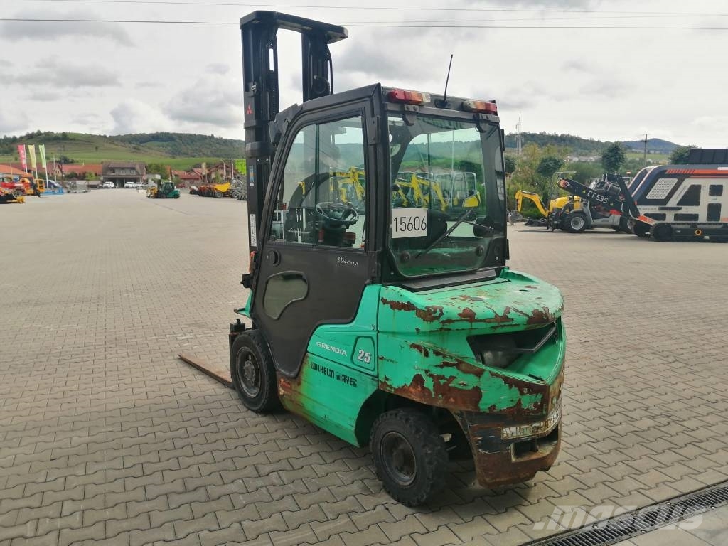 Mitsubishi FD25N Dieselmotviktstruckar