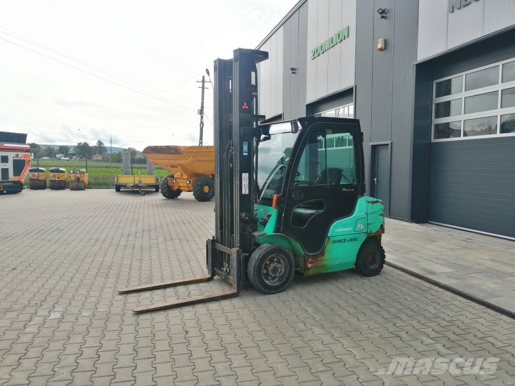 Mitsubishi FD25N Dieselmotviktstruckar
