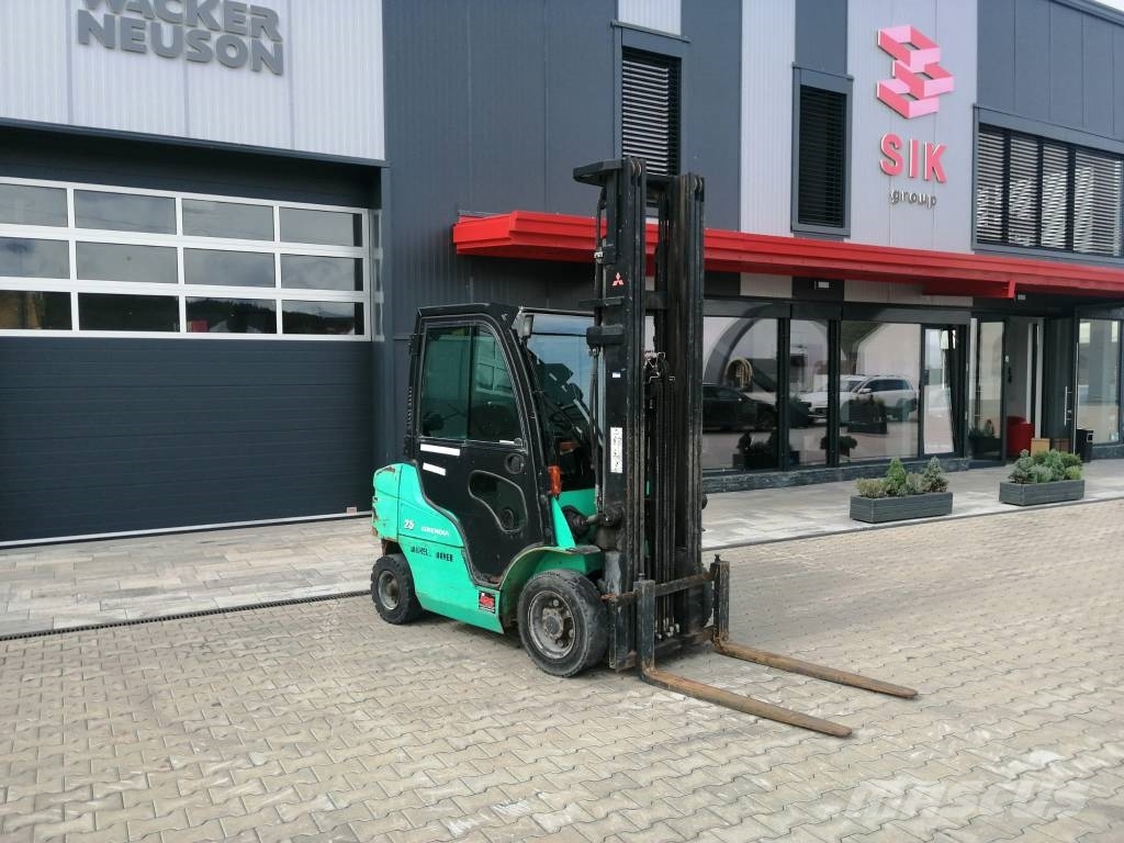 Mitsubishi FD25N Dieselmotviktstruckar
