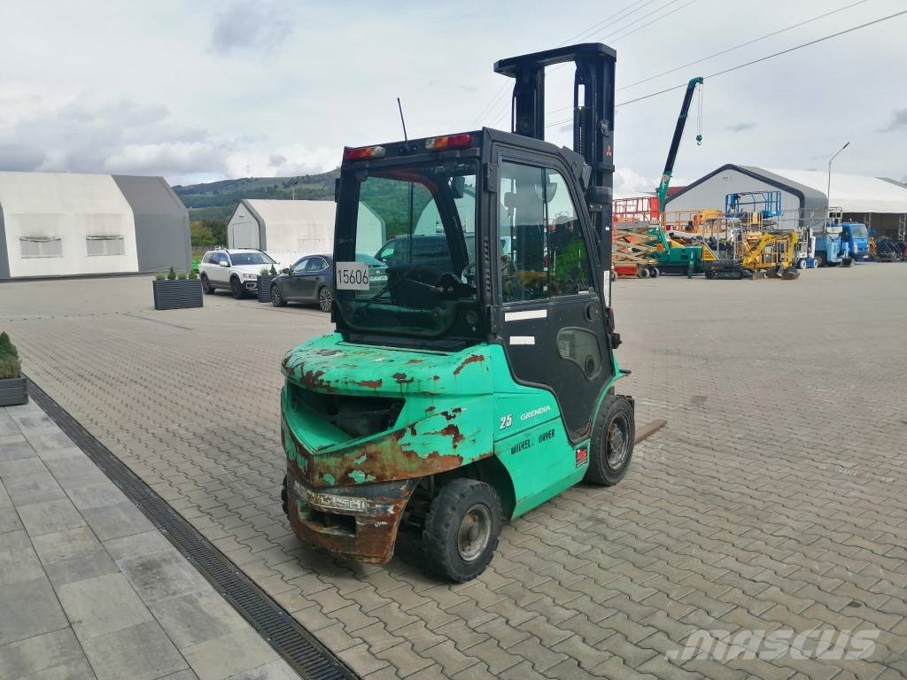 Mitsubishi FD25N Dieselmotviktstruckar