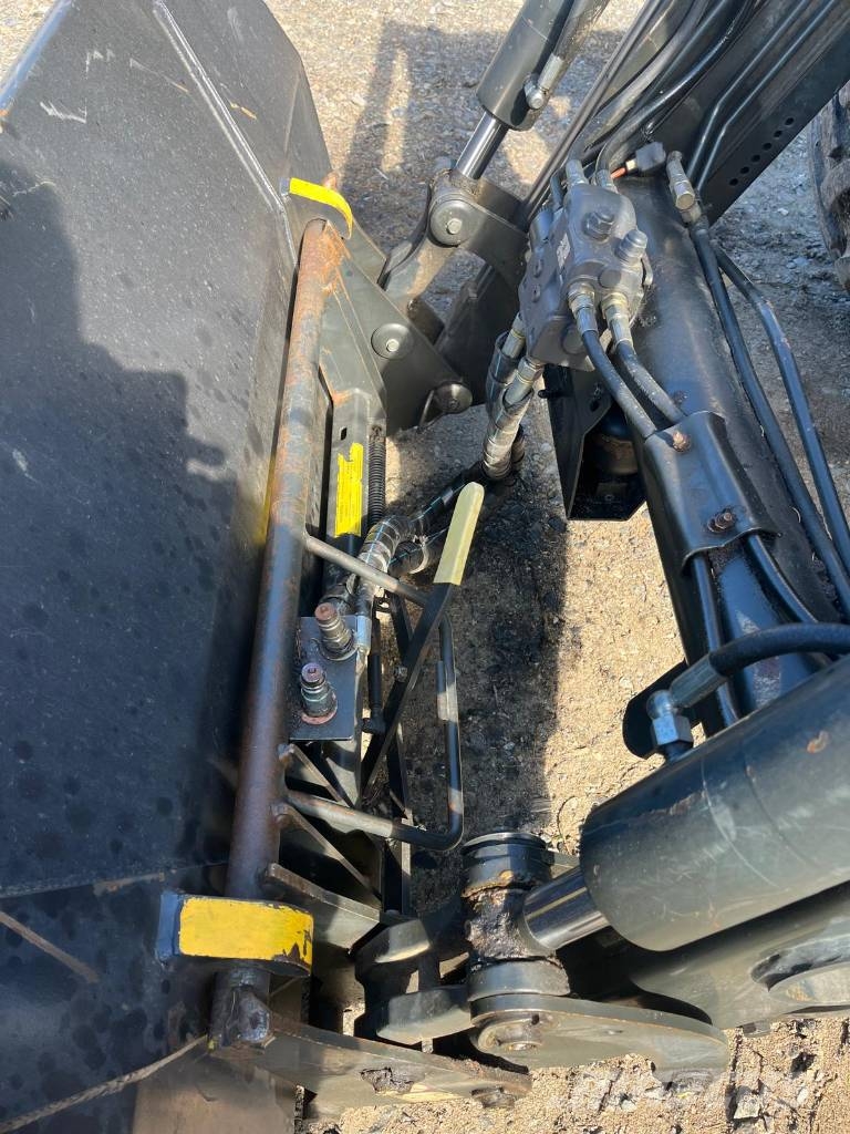 Valtra M 130 拖拉机/农用车