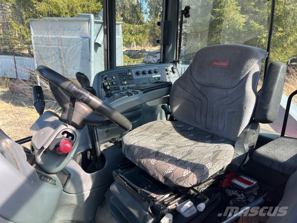 Valtra M 130 拖拉机/农用车