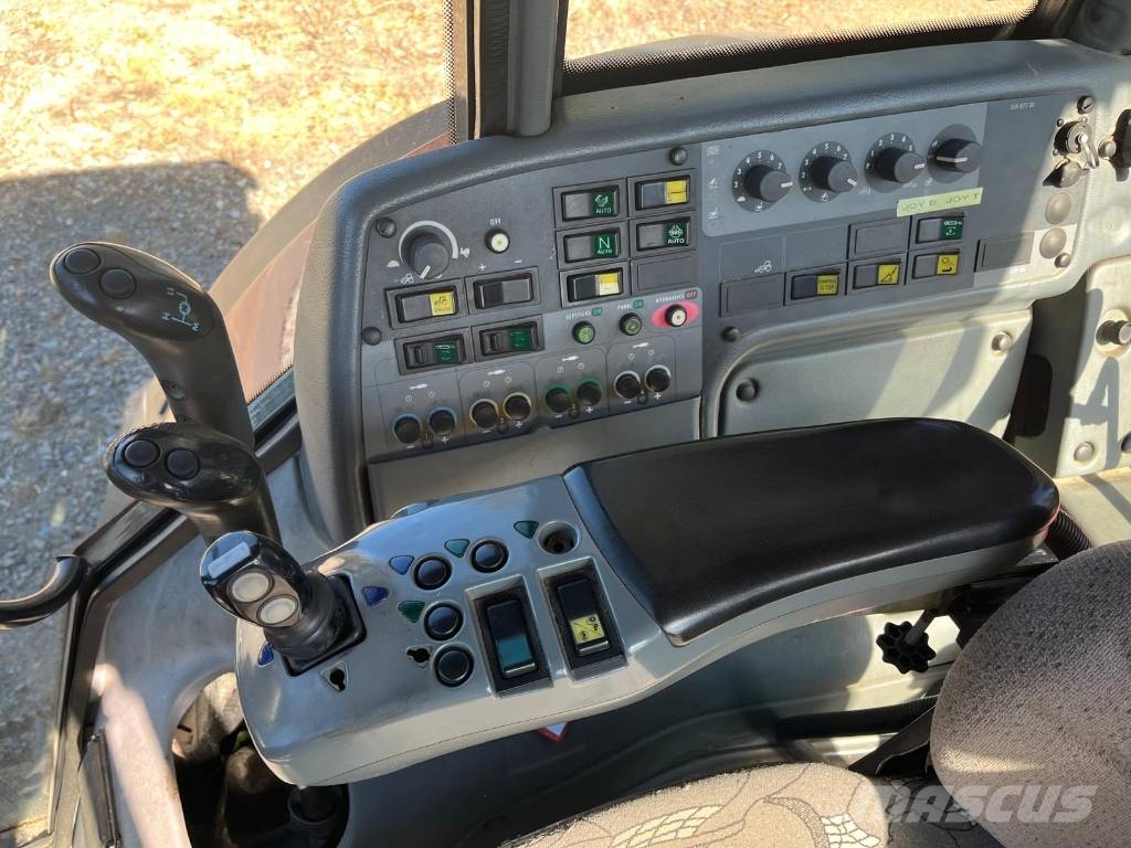 Valtra M 130 拖拉机/农用车