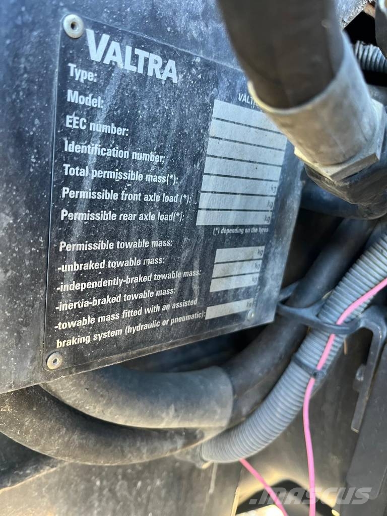 Valtra M 130 拖拉机/农用车