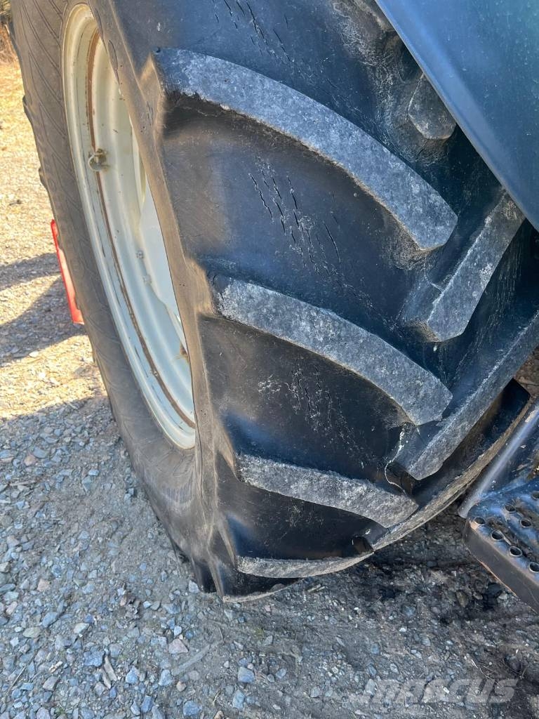 Valtra M 130 拖拉机/农用车