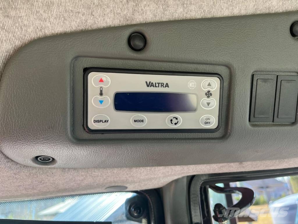 Valtra M 130 拖拉机/农用车