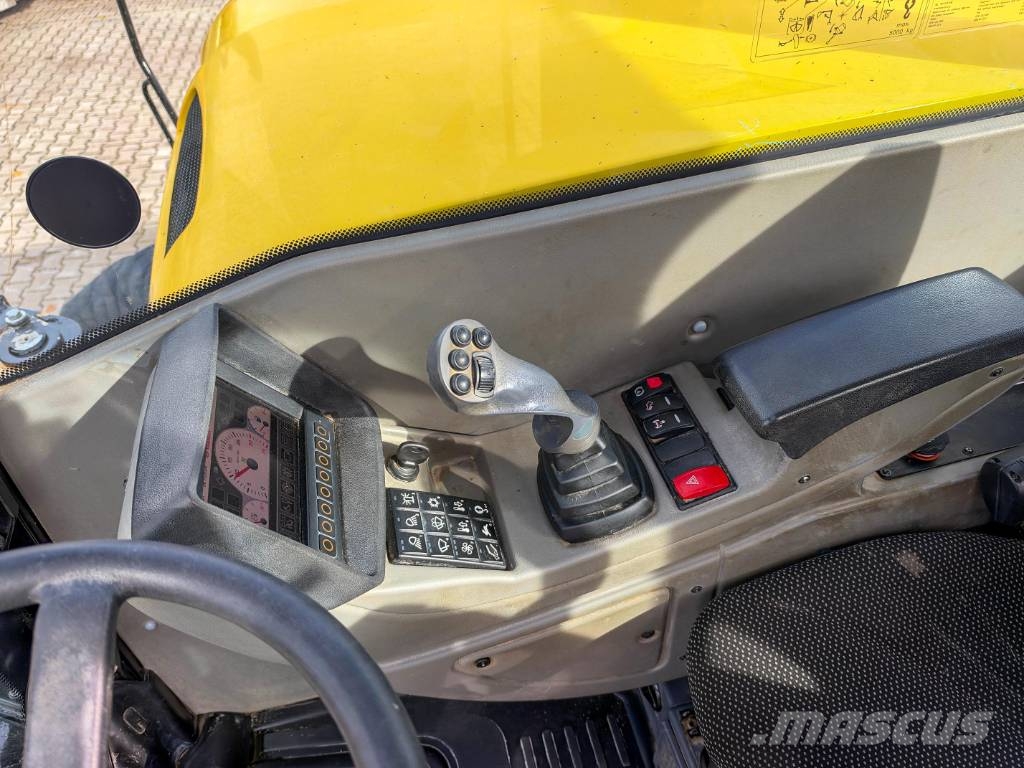 Yanmar B110W Powertilt SW hydr. Kamera Bagri na kolesih