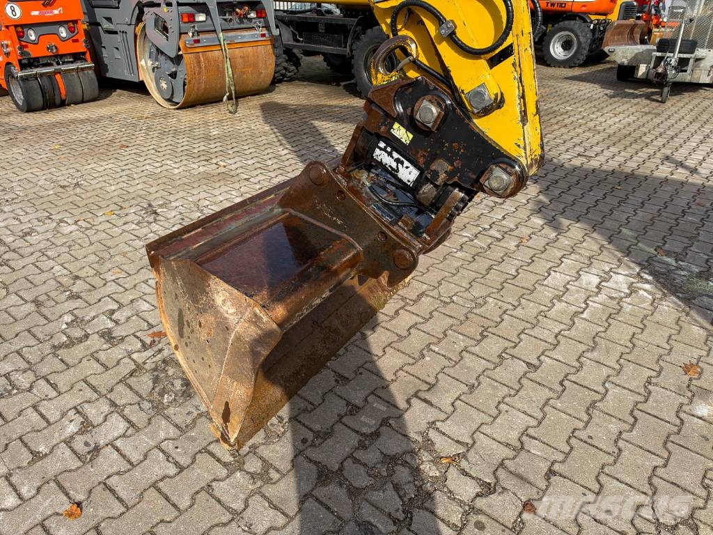 Yanmar B110W Powertilt SW hydr. Kamera Bagri na kolesih