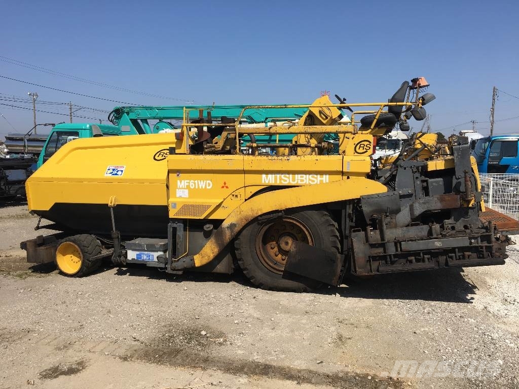 Mitsubishi MF61WD アスファルトフィニッシャ