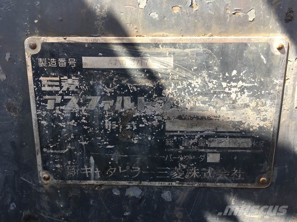 Mitsubishi MF61WD アスファルトフィニッシャ