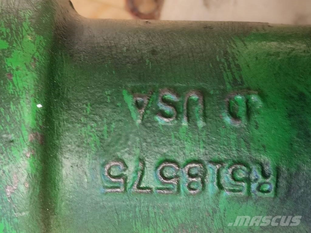 John Deere Water pump R518575 John Deere 7610 Mootorid