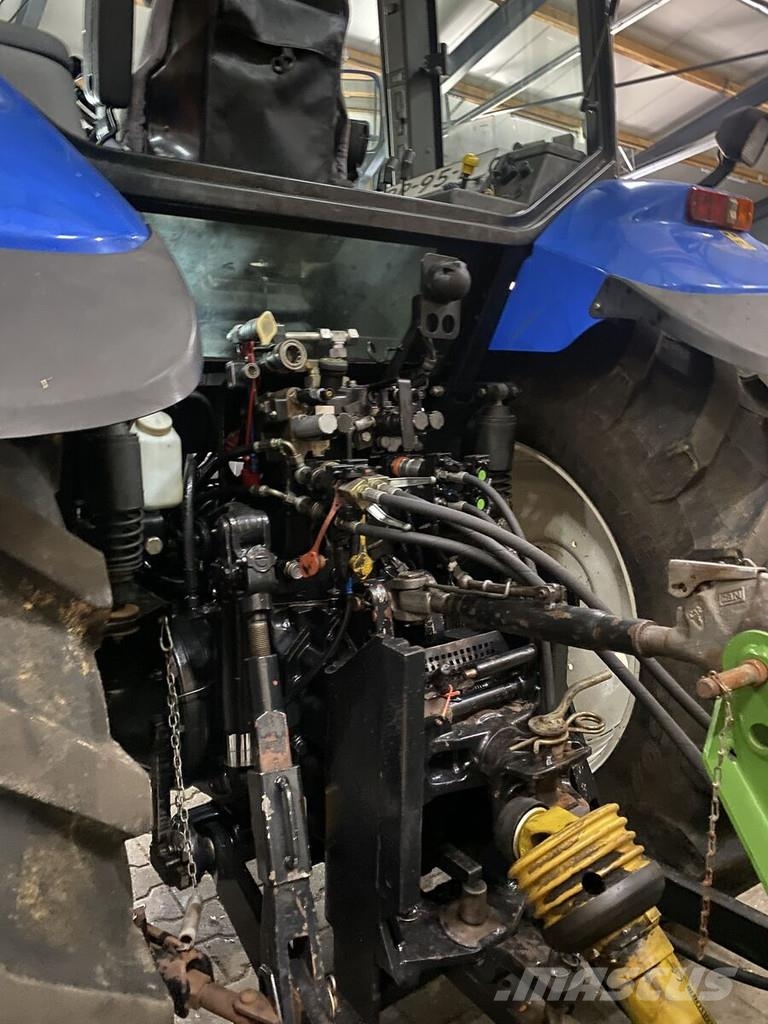 New Holland TM120 Traktorji