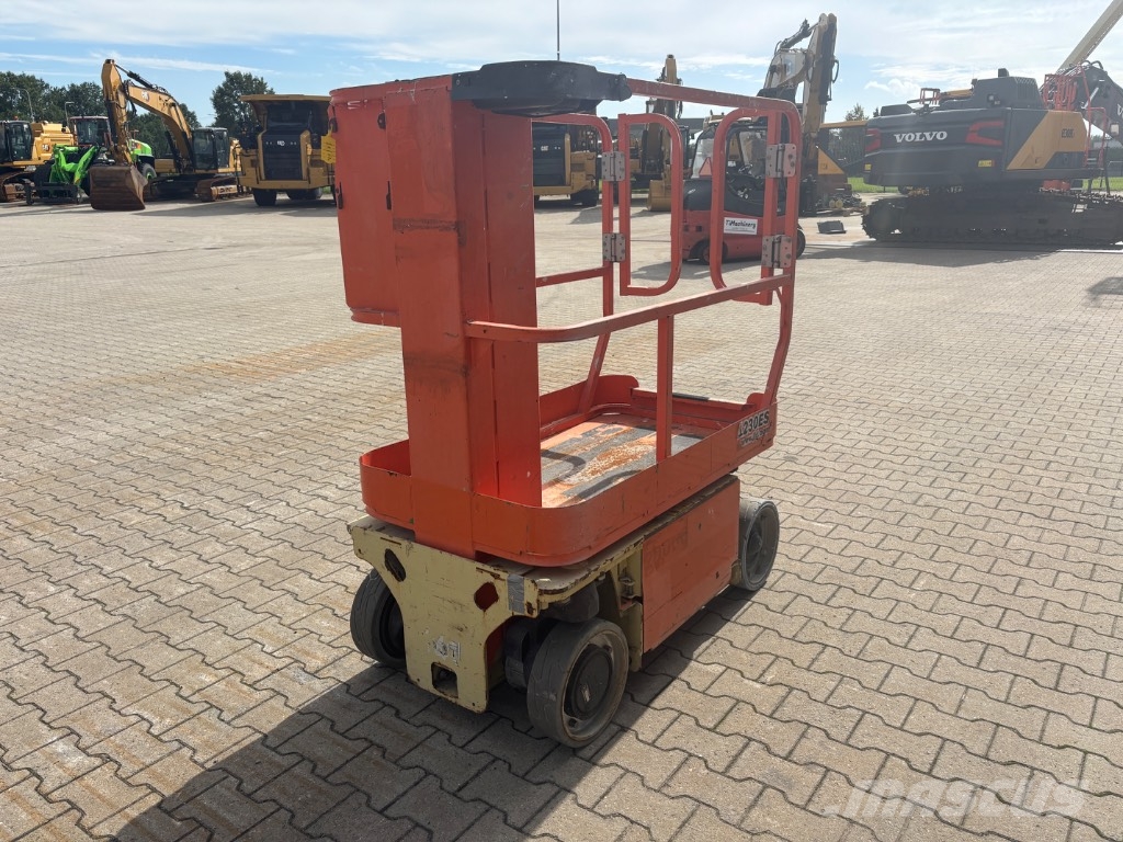 JLG 1230 ES Schaarhoogwerkers
