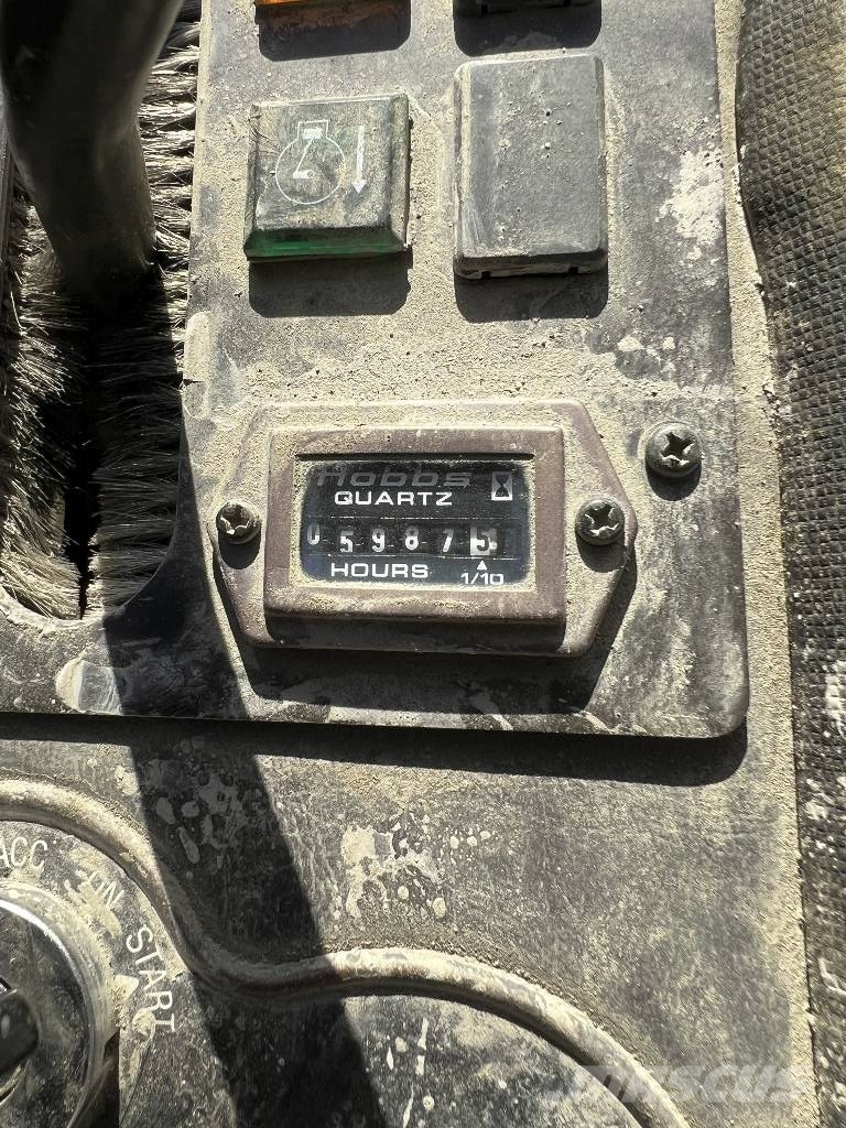 Kato HD 307 *3xSchaufeln*7500 kg 中型油圧ショベル 7ｔ-12ｔ（ユンボ・パワーショベル・バックホー）