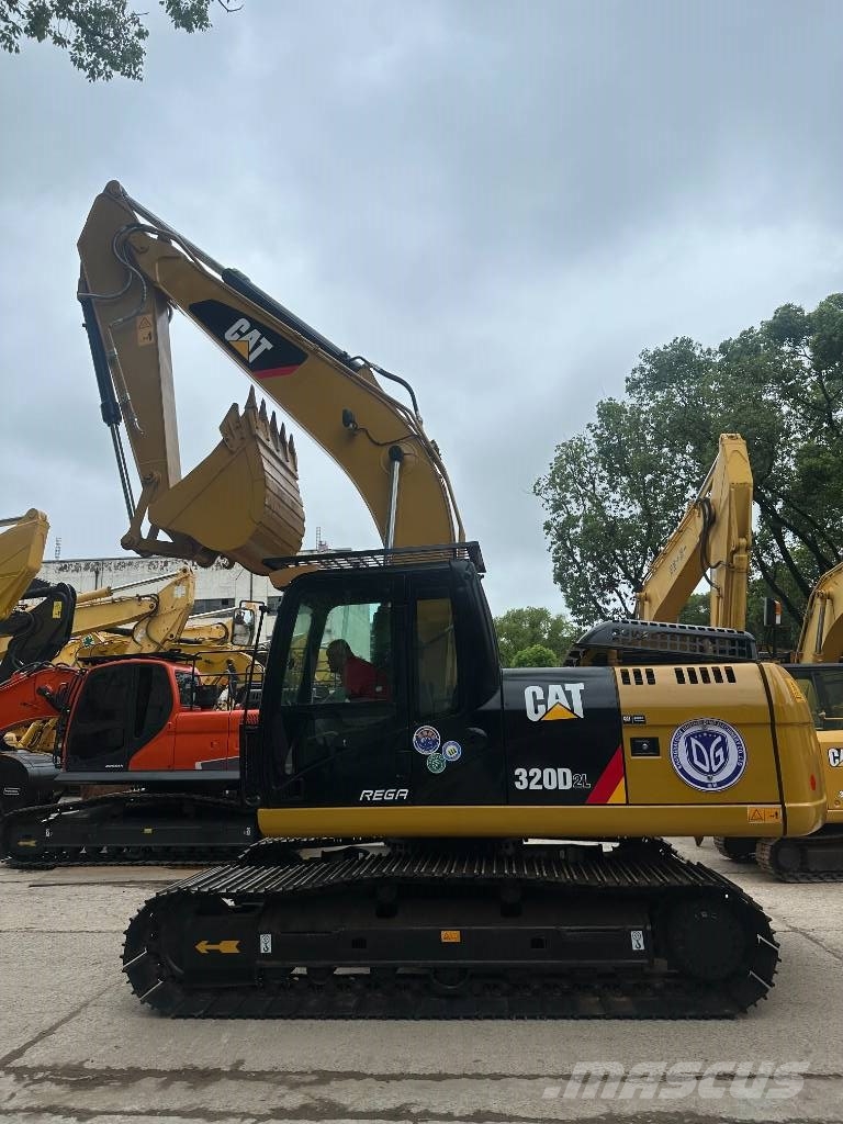 CAT 320D2 履带挖掘机