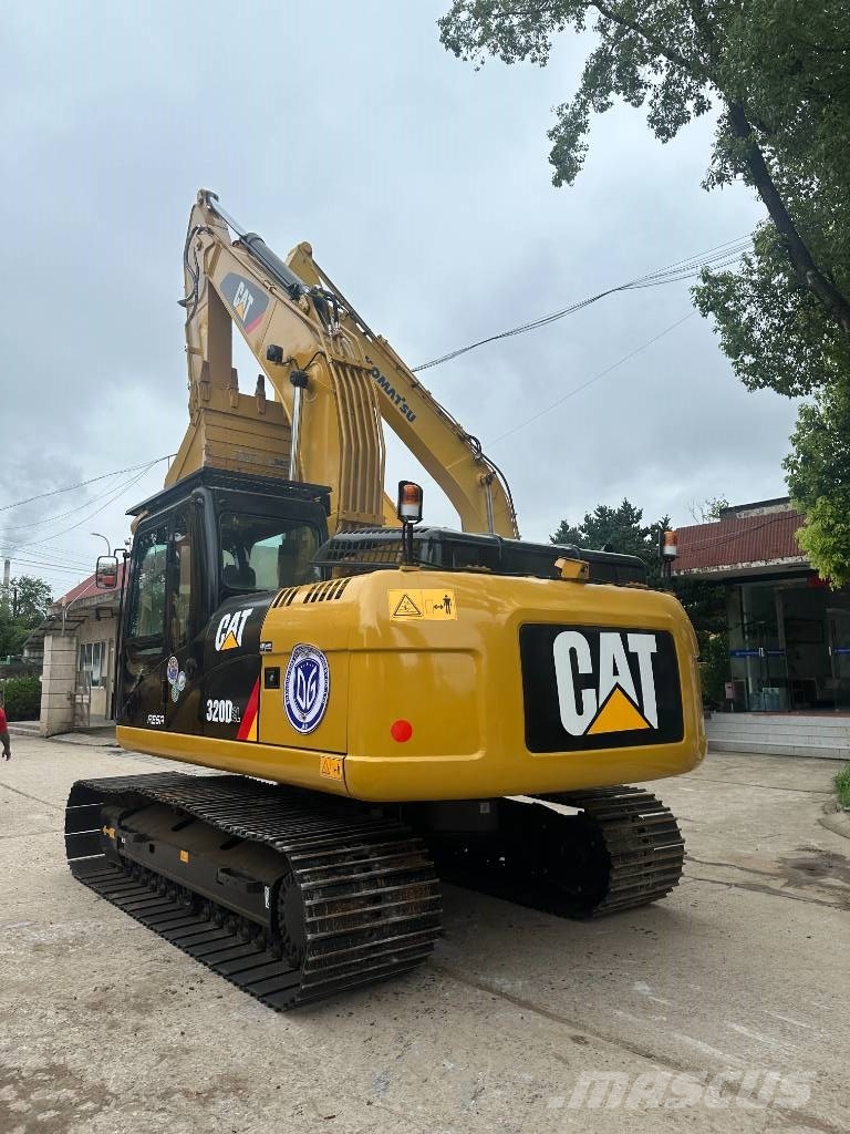 CAT 320D2 履带挖掘机