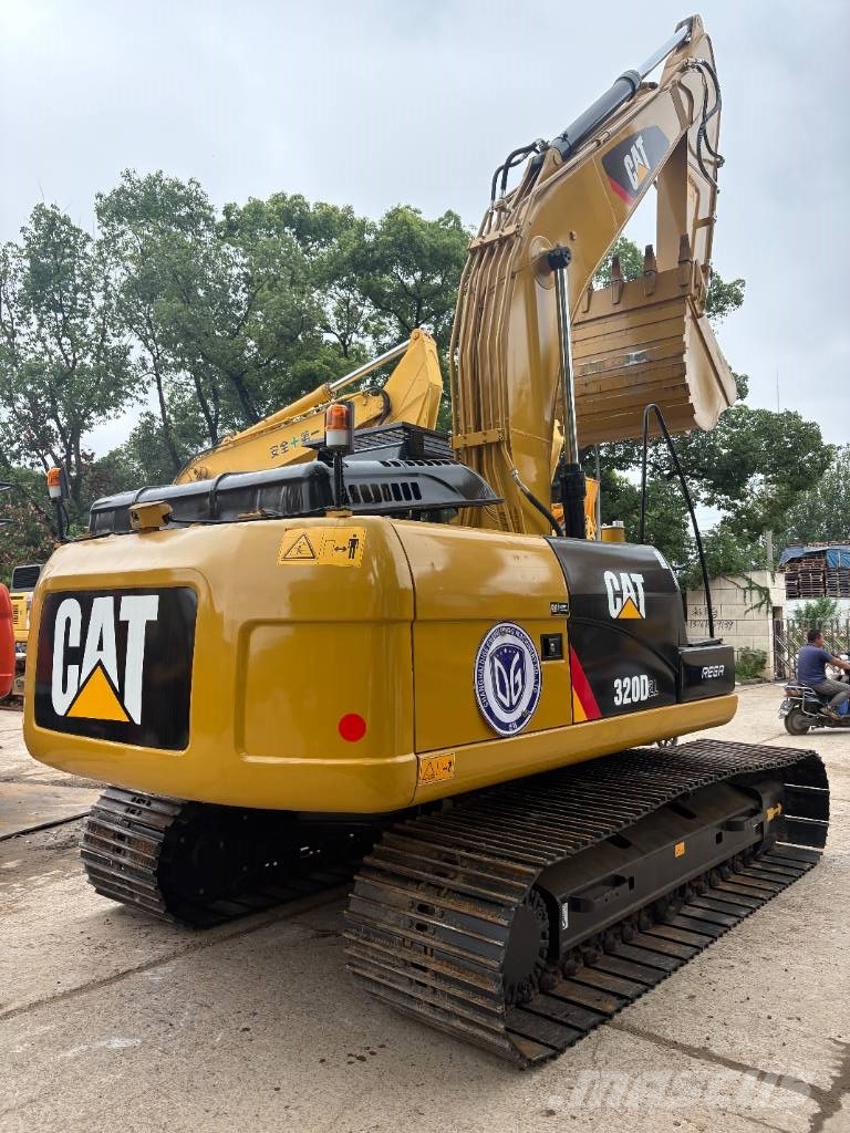 CAT 320D2 履带挖掘机