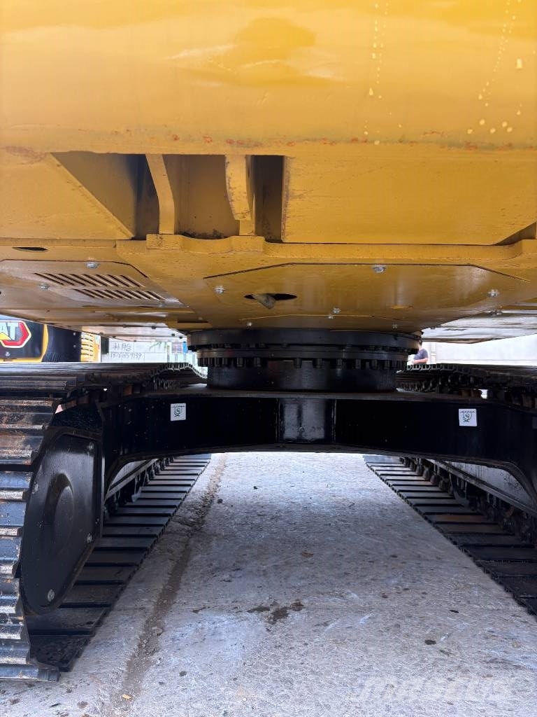 CAT 320D2 履带挖掘机