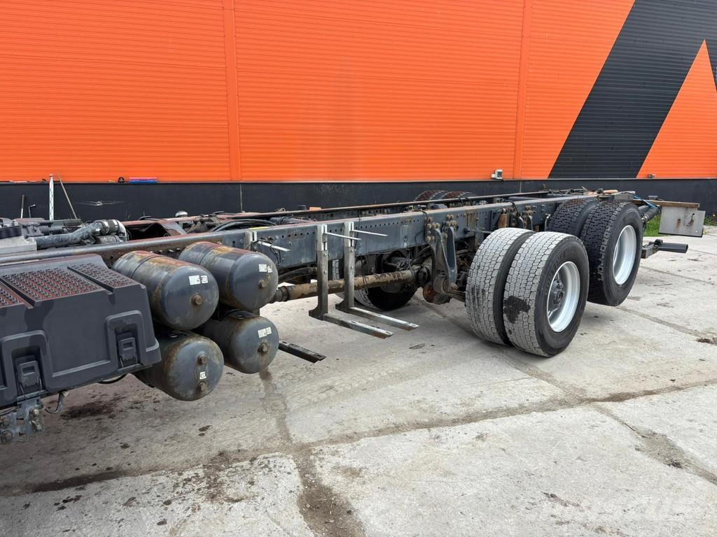 Scania P410 4x4+2 HYDRAULICS / FRONT AXEL 9T Camiones con chasís y cabina