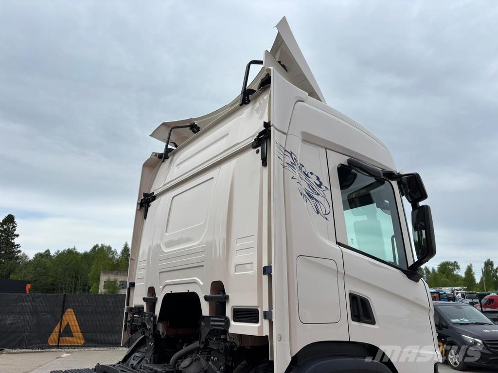Scania P410 4x4+2 HYDRAULICS / FRONT AXEL 9T Camiones con chasís y cabina