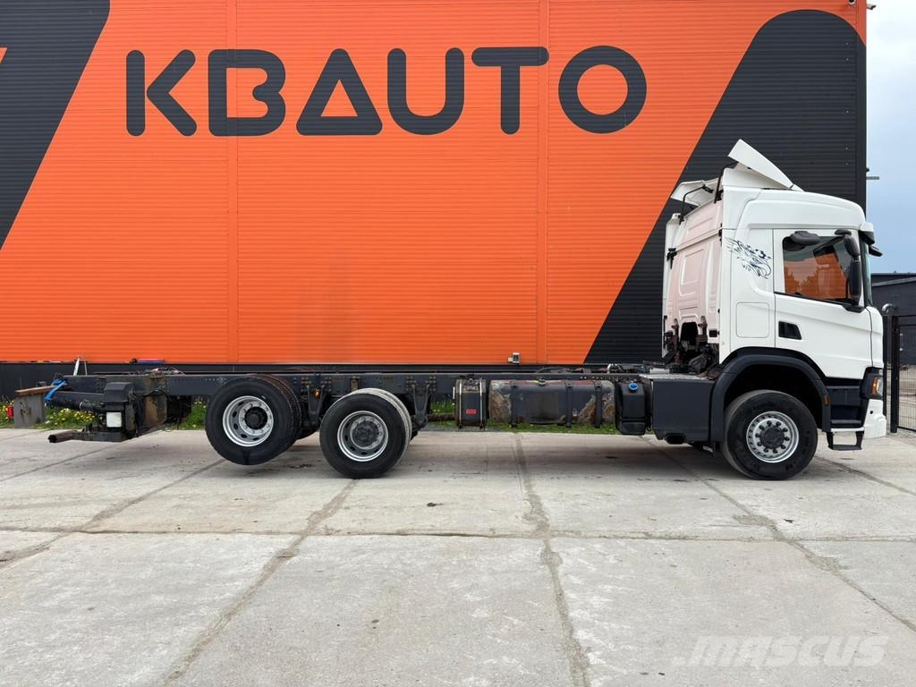 Scania P410 4x4+2 HYDRAULICS / FRONT AXEL 9T Camiones con chasís y cabina