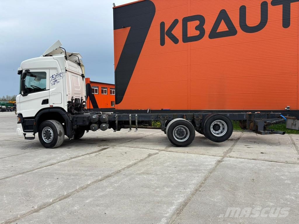Scania P410 4x4+2 HYDRAULICS / FRONT AXEL 9T Camiones con chasís y cabina