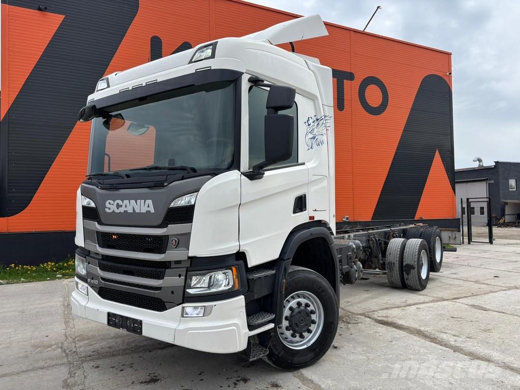 Scania P410 4x4+2 HYDRAULICS / FRONT AXEL 9T Camiones con chasís y cabina