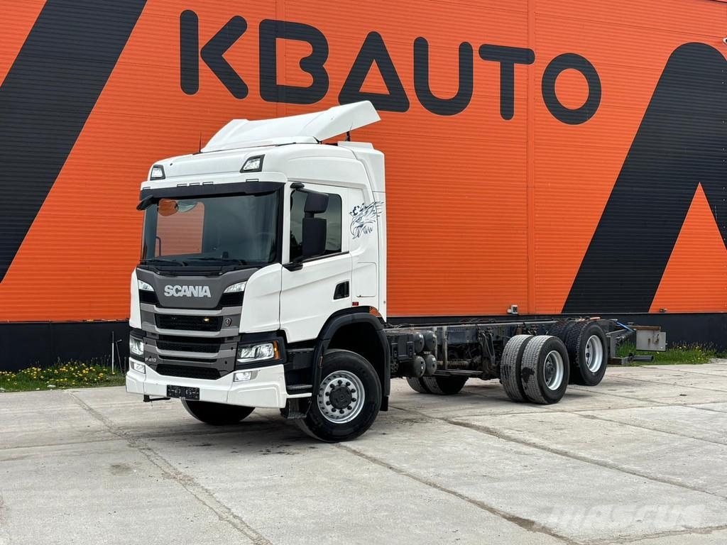 Scania P410 4x4+2 HYDRAULICS / FRONT AXEL 9T Camiones con chasís y cabina