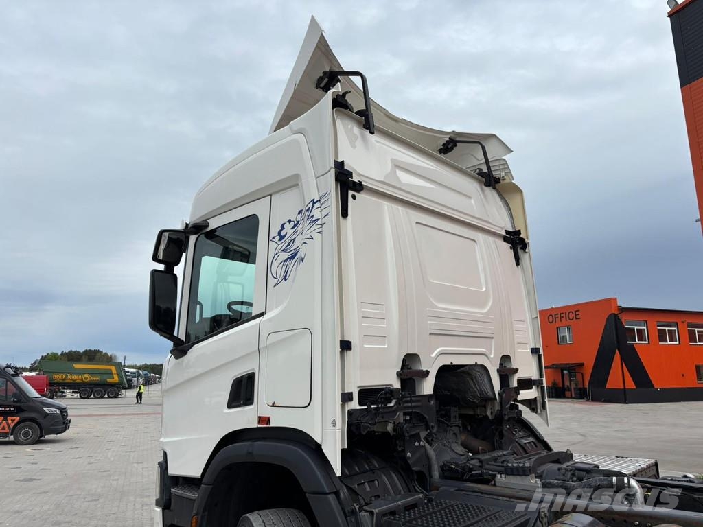 Scania P410 4x4+2 HYDRAULICS / FRONT AXEL 9T Camiones con chasís y cabina