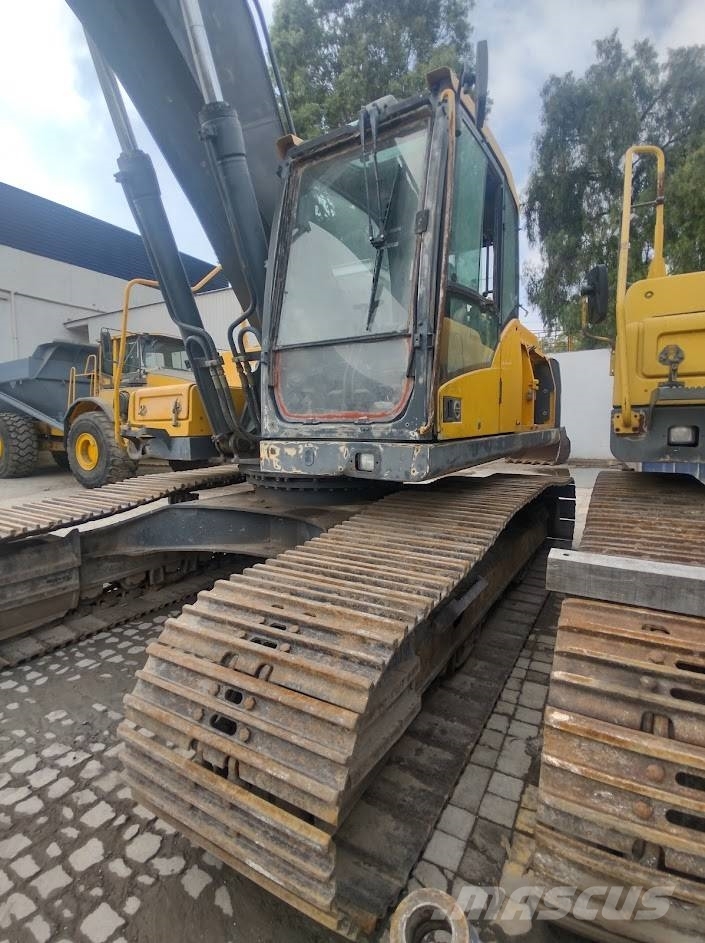 Volvo EC300DL حفارات زحافة