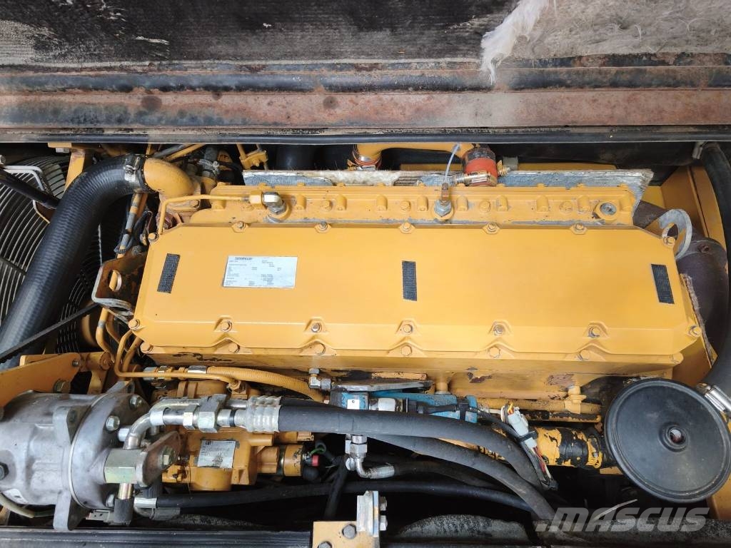 CAT M 318 Wielgraafmachines