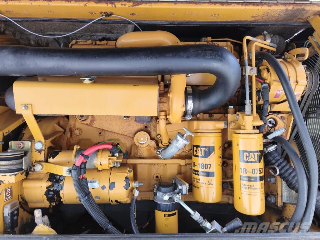 CAT M 318 Wielgraafmachines