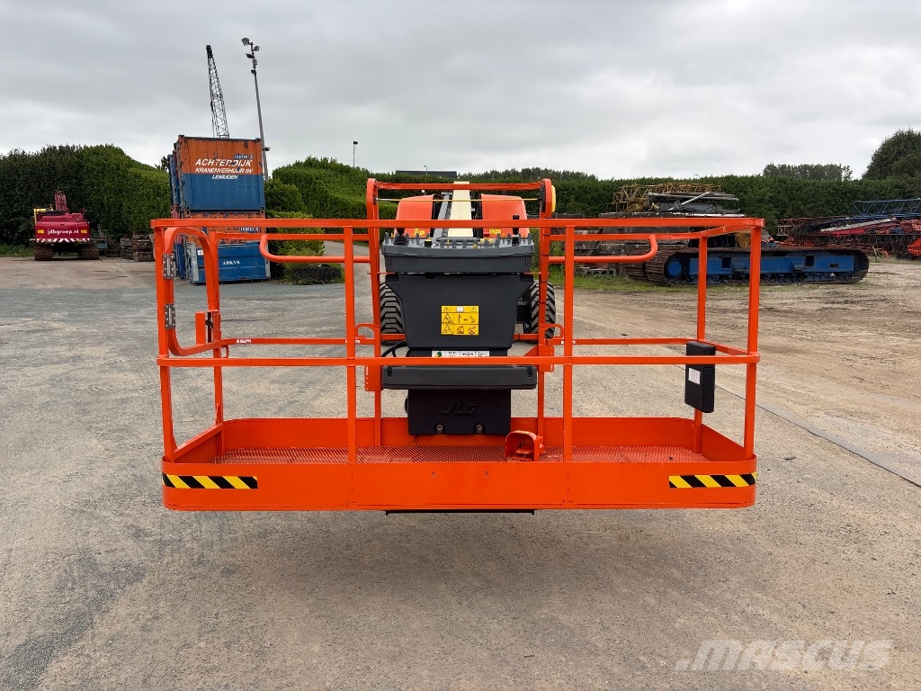 JLG 660 SJ Telescopic boom lifts
