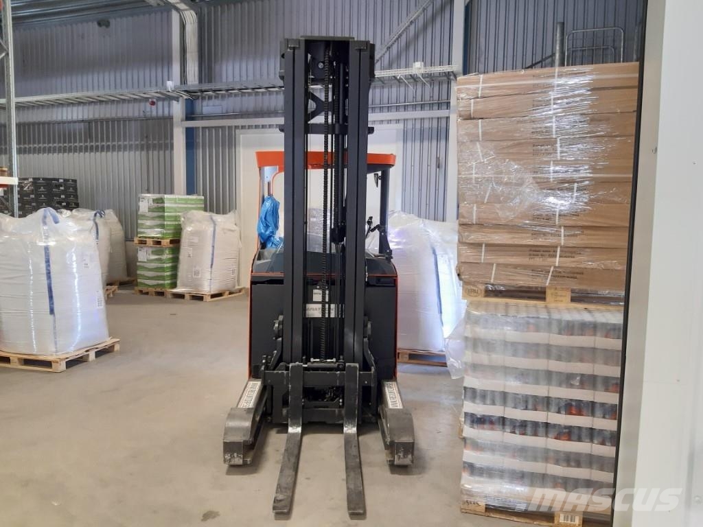 BT RRE200E Reachtruck voor hoog niveau