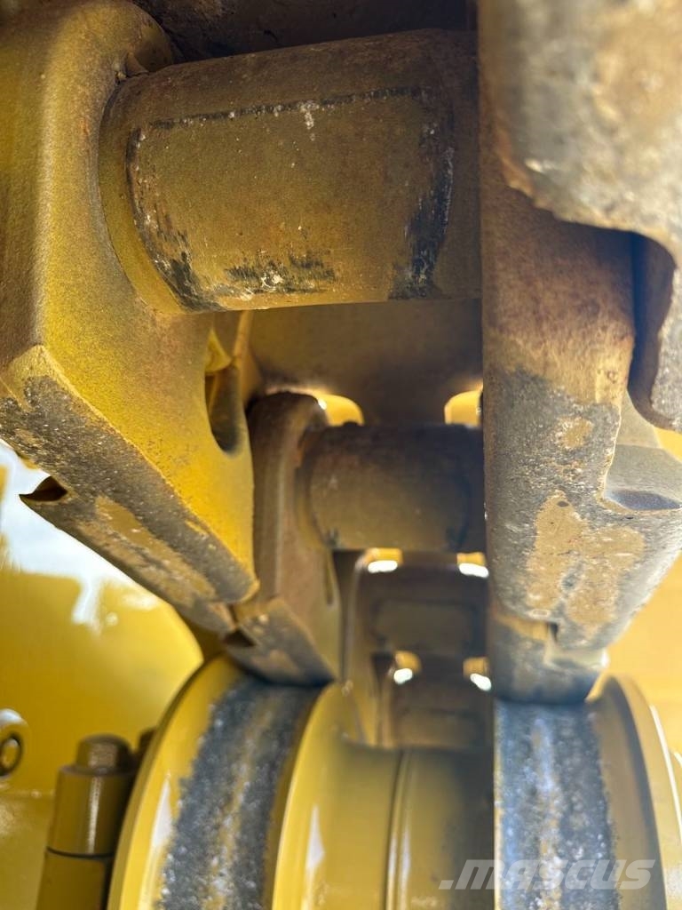 CAT D 9 T Гусеничні бульдозери