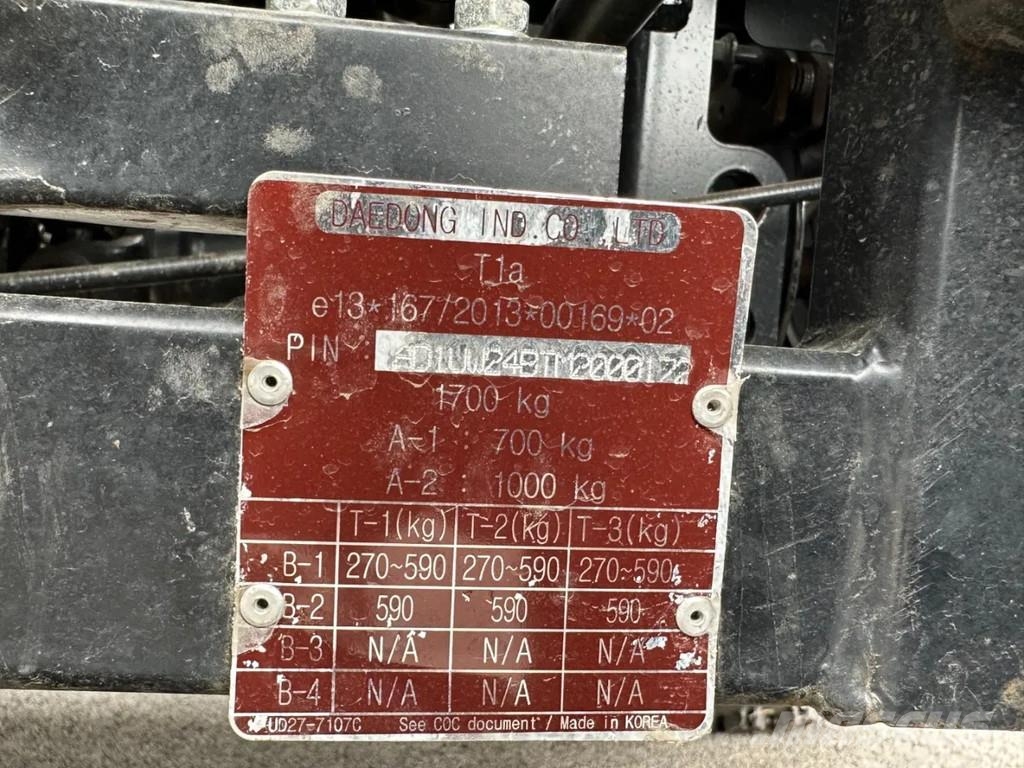 Kioti K9 2400 Otros