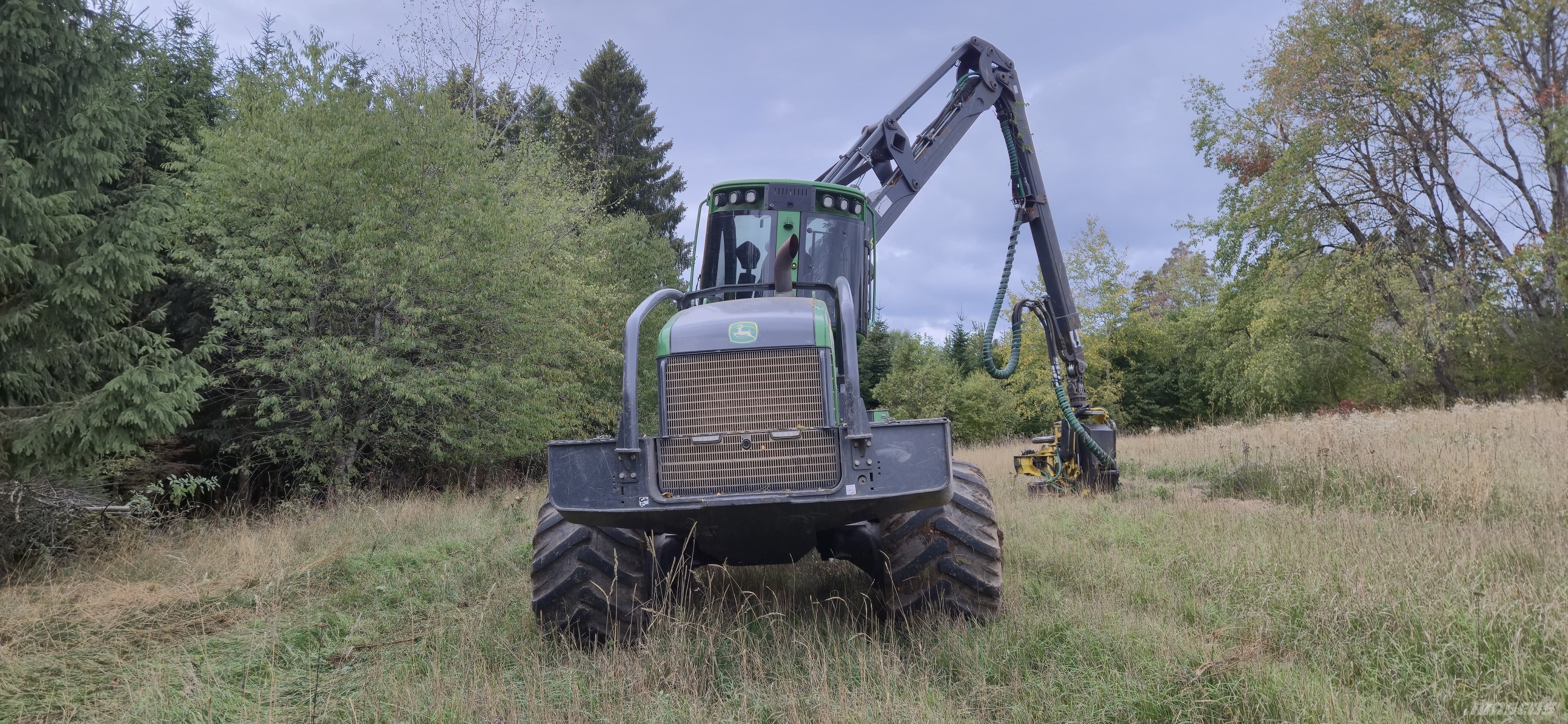 John Deere 1170G Harvester
