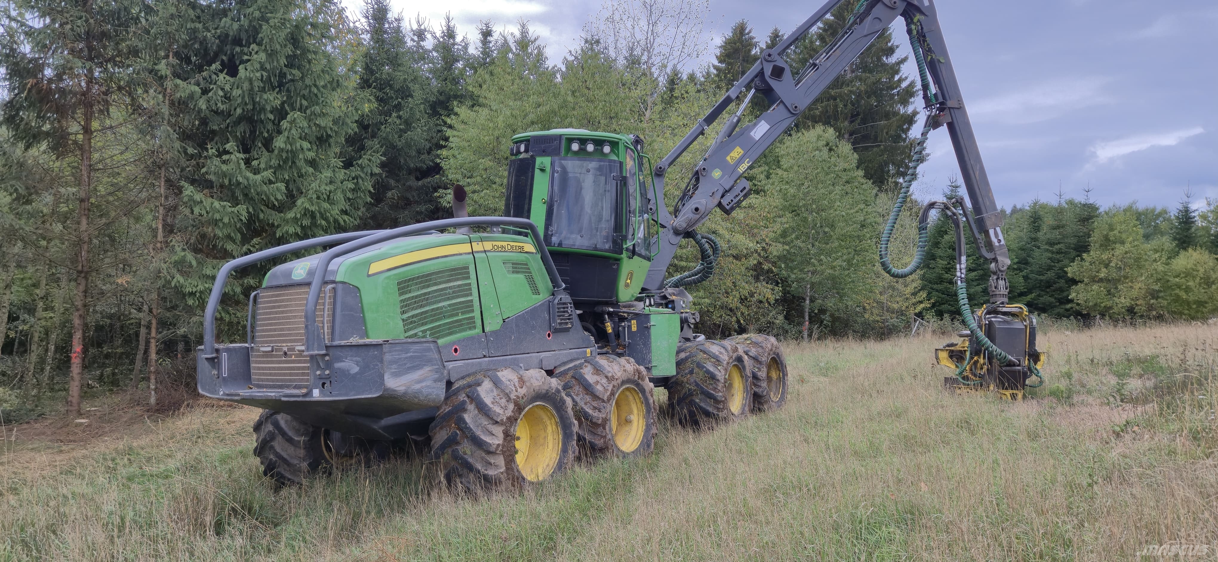 John Deere 1170G Harvester