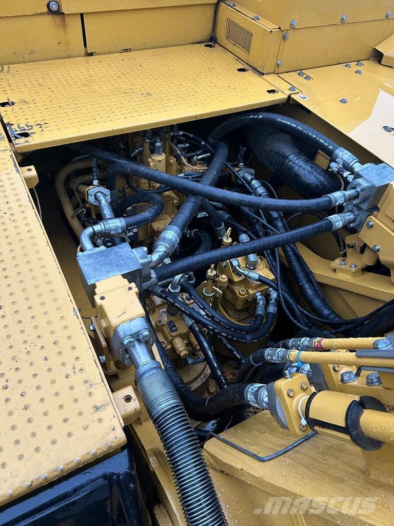 CAT 352 Escavatori cingolati