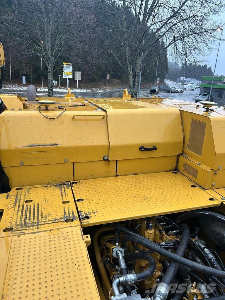 CAT 352 Escavatori cingolati