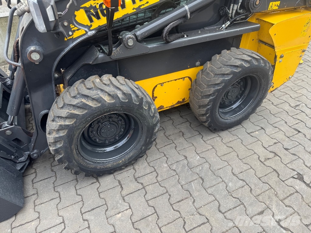 New Holland L218 Skid steer loaders